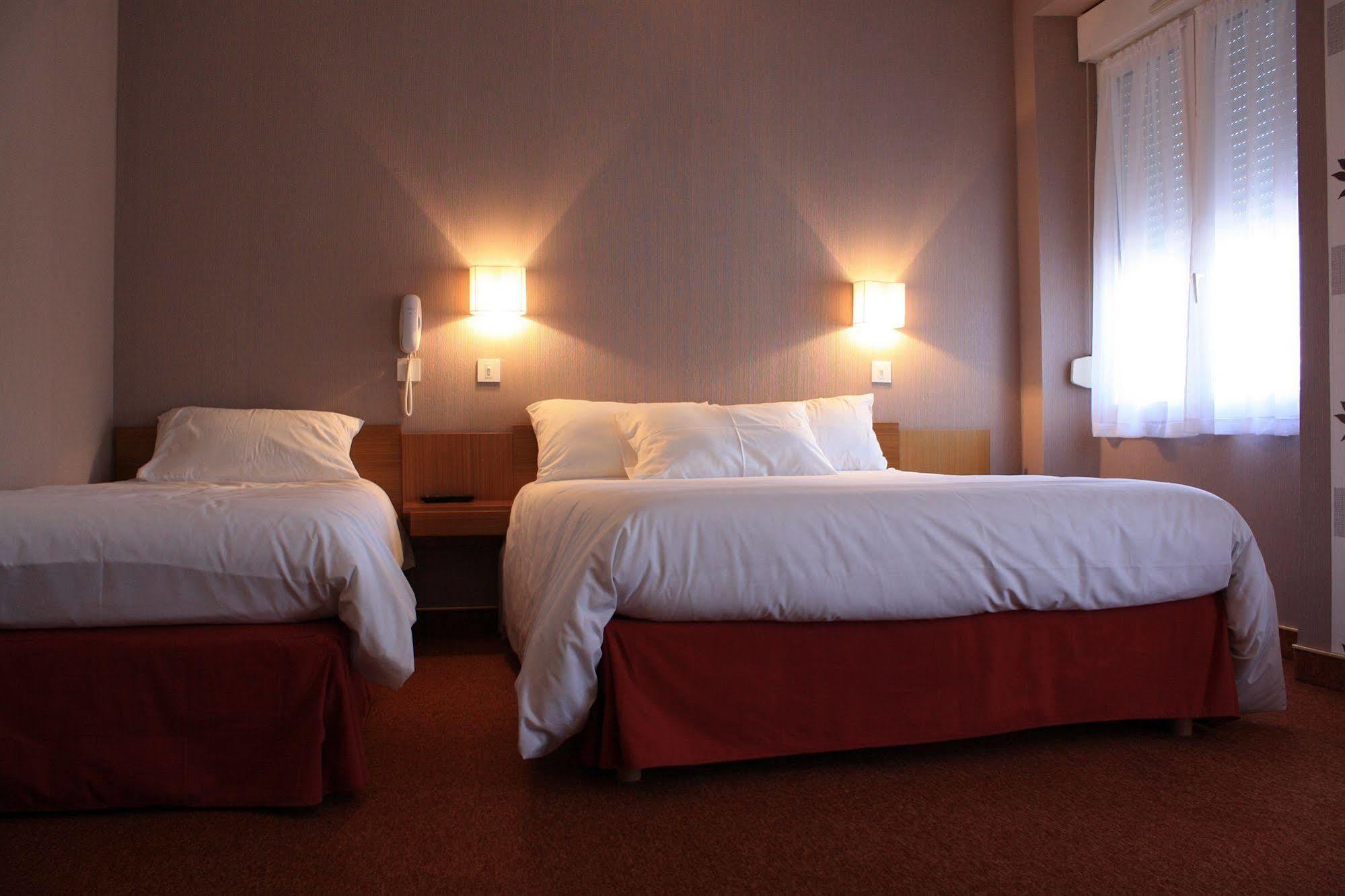 Hotel Du Touring Saint-Céré Esterno foto